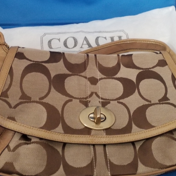 Coach Signature Classic Shoulder Bag - Picture 6 of 6